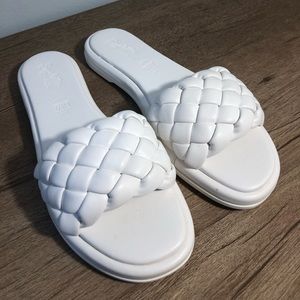 Seychelles slide sandal